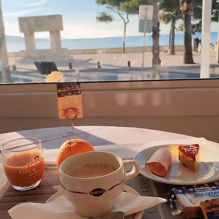 ホテル Restaurant Miramar L'orchidee